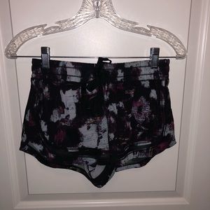 Lululemon Hotty Hot Short